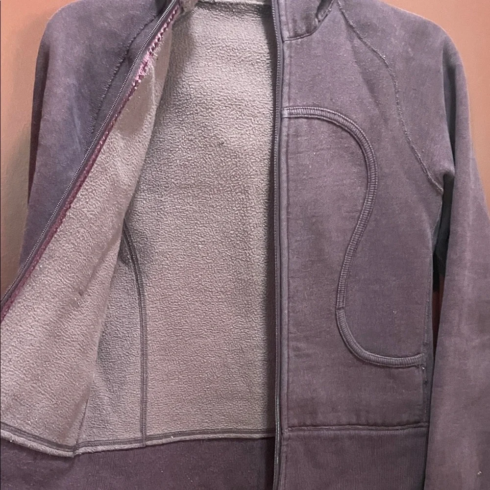 Iconic LuluLemon Zip-Up Hoodie in Dark Plum - Picture 5 of 7